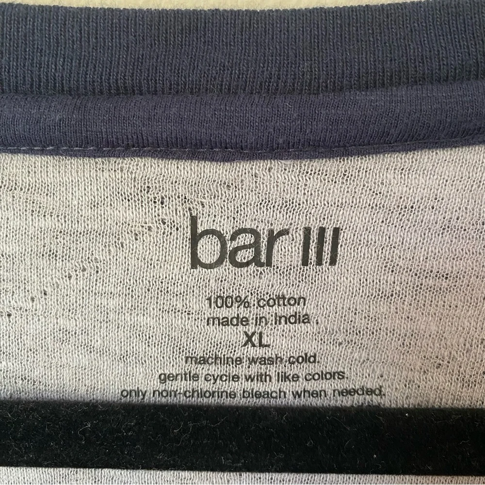 Bar III Men’s Lightweight Navy Blue Diamond Pattern V-Neck Sweater Size XL - Picture 5 of 6